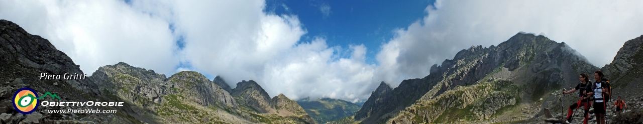 21 Panoramica sulla Valle del Laghi di Trona e Zancone.jpg